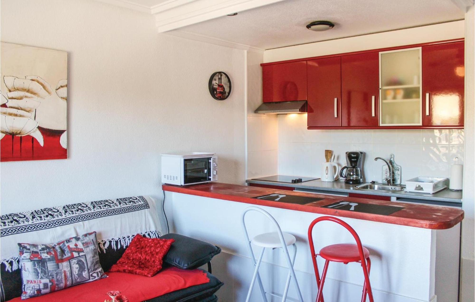 1 Bedroom Gorgeous Apartment In 罗雅勒斯 外观 照片