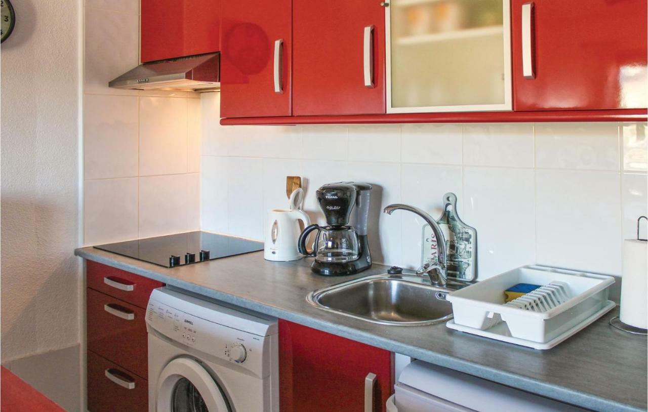 1 Bedroom Gorgeous Apartment In 罗雅勒斯 外观 照片